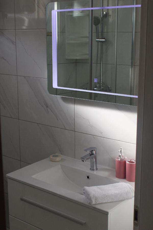 Apartmani Bauk Pucisca Dış mekan fotoğraf