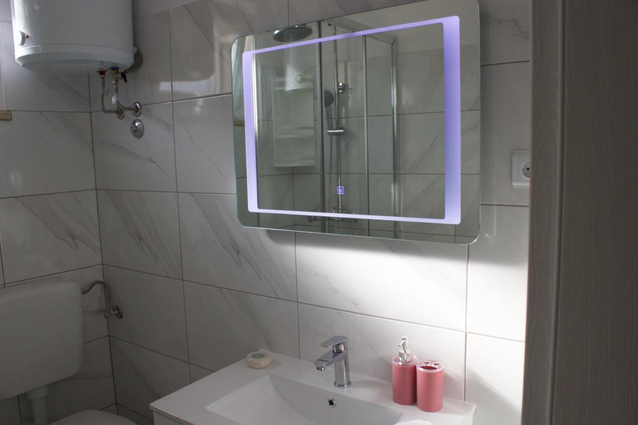 Apartmani Bauk Pucisca Dış mekan fotoğraf