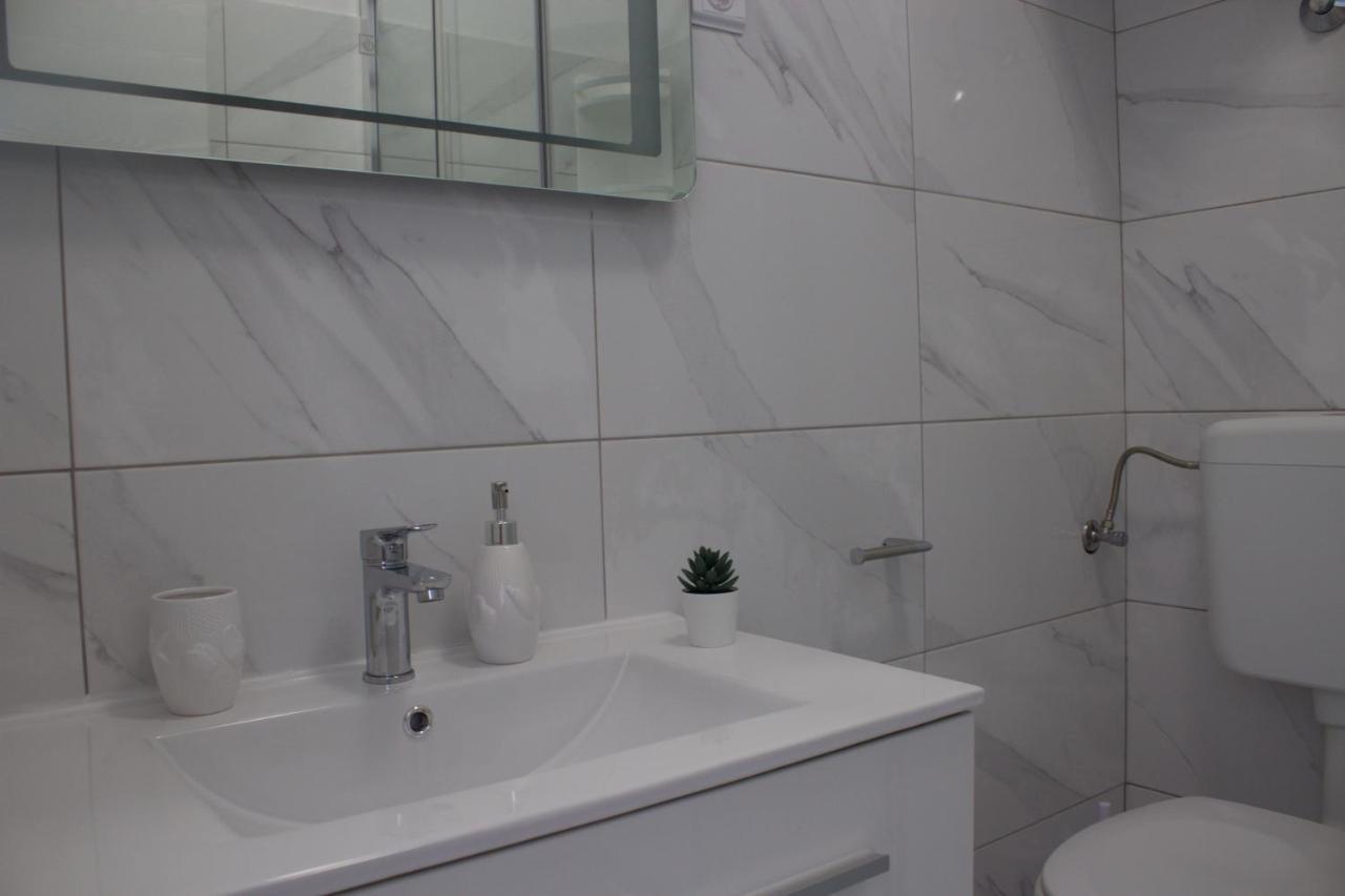 Apartmani Bauk Pucisca Dış mekan fotoğraf