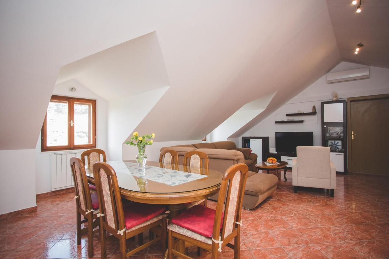 Apartmani Bauk Pucisca Dış mekan fotoğraf