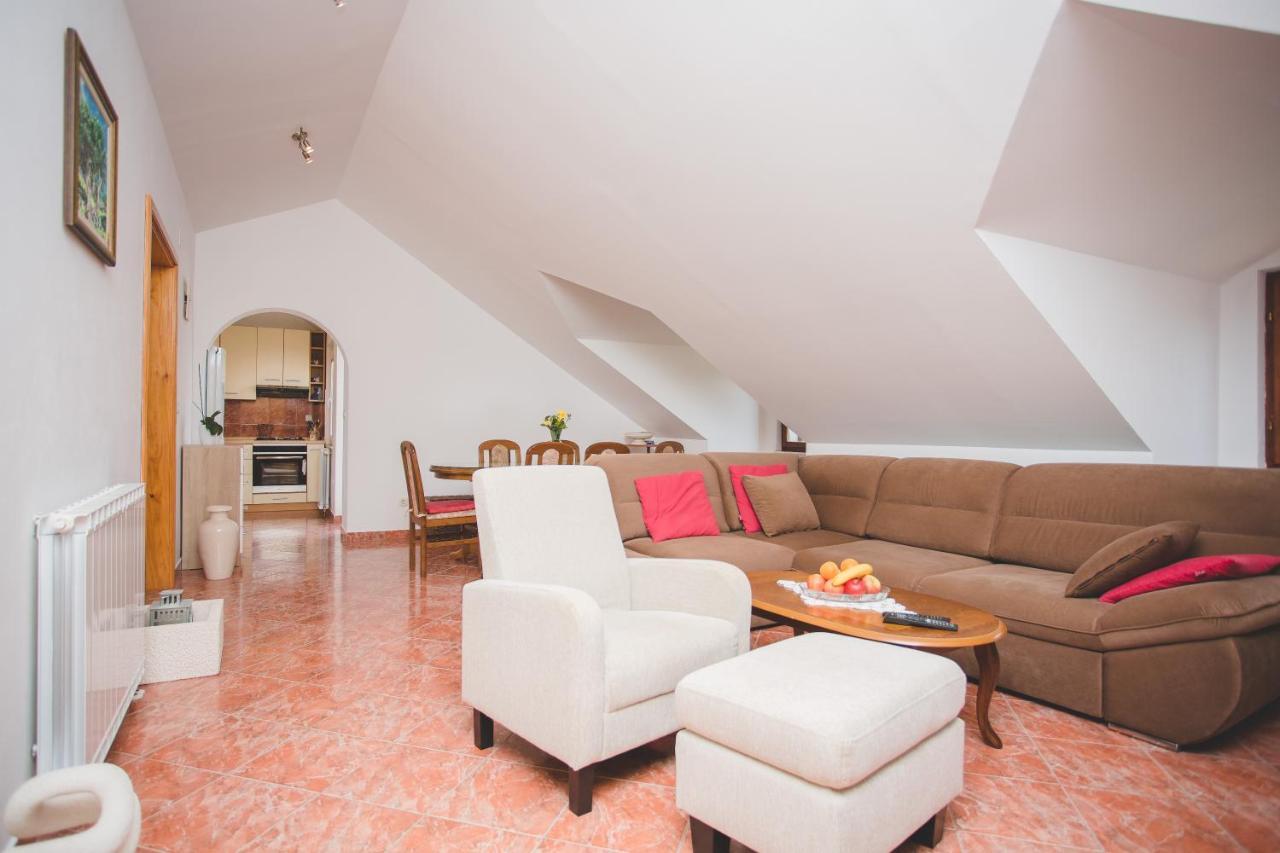 Apartmani Bauk Pucisca Dış mekan fotoğraf